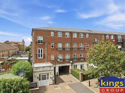 Gareth Drive, Edmonton, N9