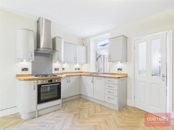 2 bed Ground Flat to rent Image 5