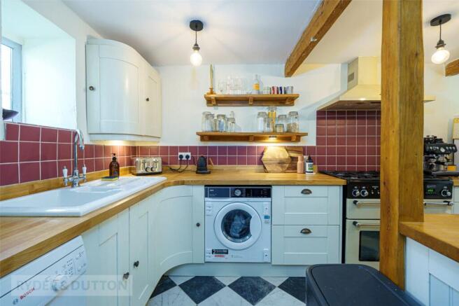 3 bed Terraced for sale Image 9