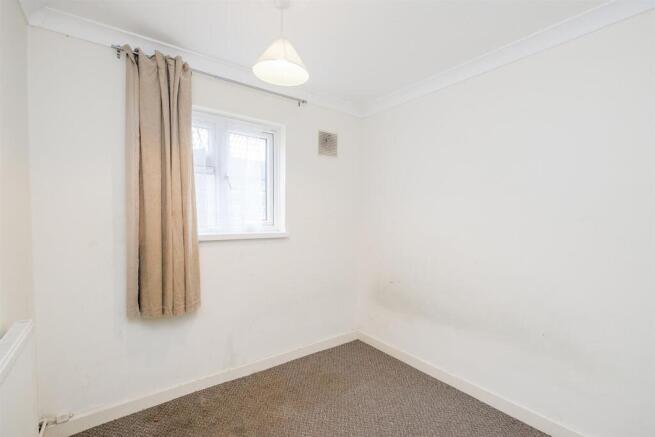Cherrydown Avenue, Chingford photo 4