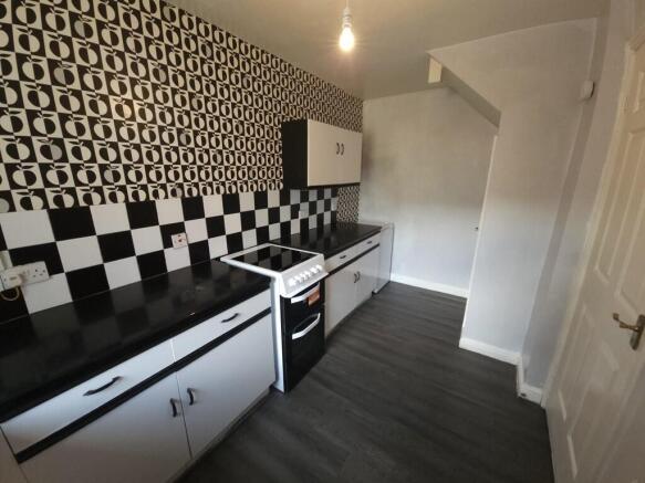 3 bed Semi-Detached to rent Image 6