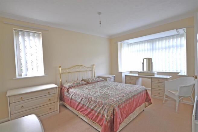 Bedroom 1.jpg