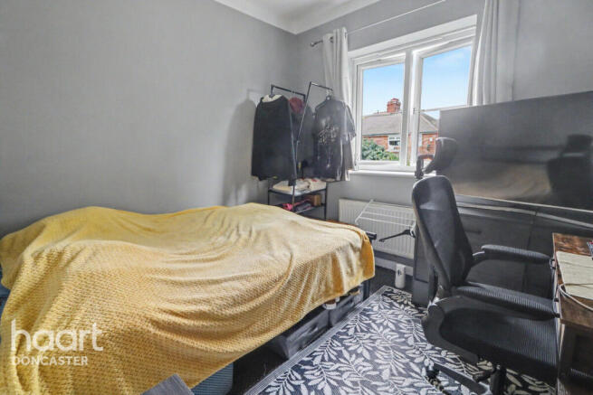 3 bed Terraced for sale Image 11