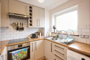 Flat 6, 139 Lilliput Court, Eltham Road, London SE12 8UJ