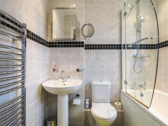 Bathroom.JPG