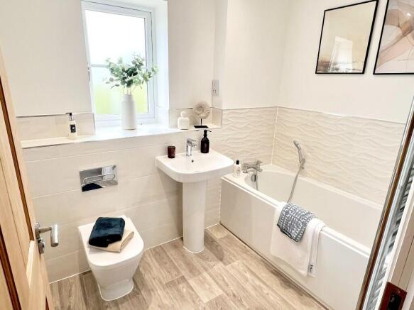 4 bed Detached for sale Image 10