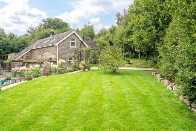 8 bed Detached for sale Image 8