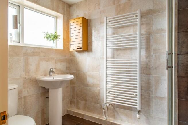 En-suite shower