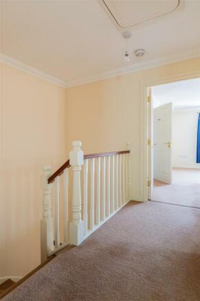 Wyncliffe Gardens 163-7.jpg