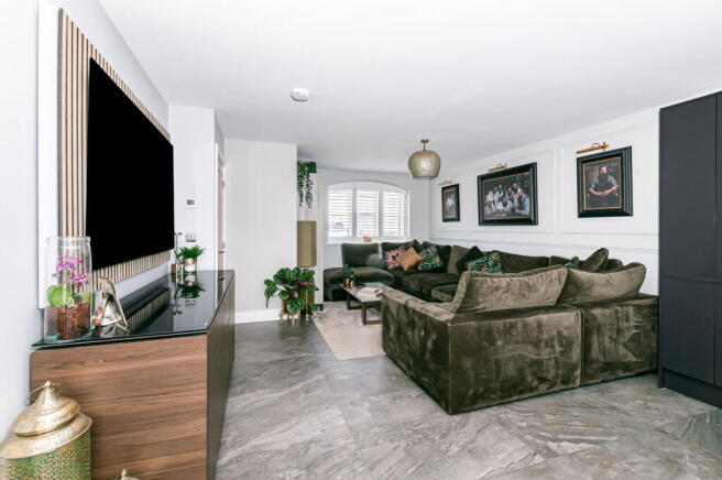 4 bed Link Detached House for sale Image 5