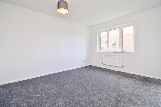 3 bed Semi-Detached to rent Image 11