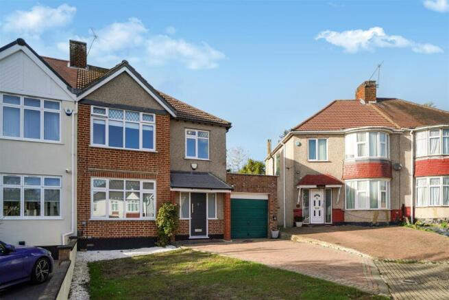 42 St. Andrews Avenue Wembley HA0 2QD - 012.jpg
