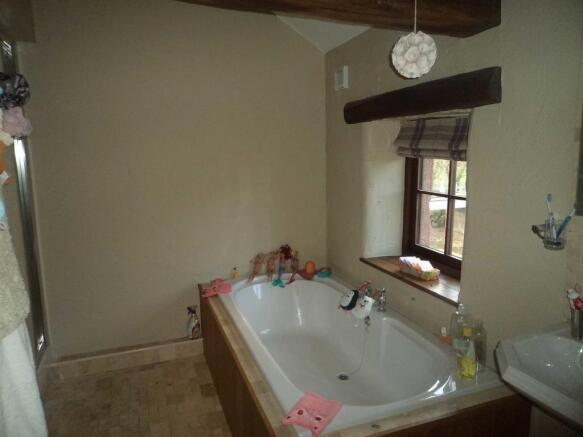 Photo 8