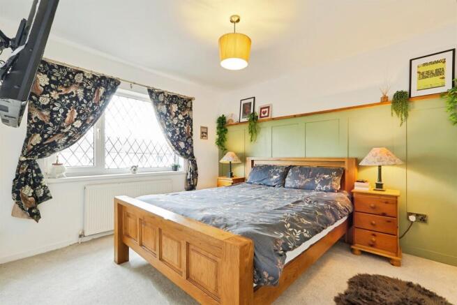 3 bed Terraced for sale Image 5