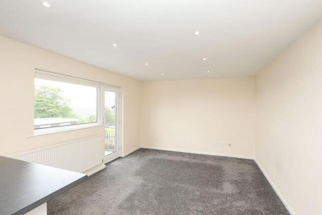 2 bed Apartment to rent Image 6