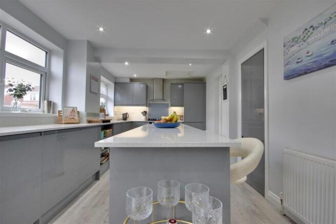3 bed Link Detached House for sale Image 10