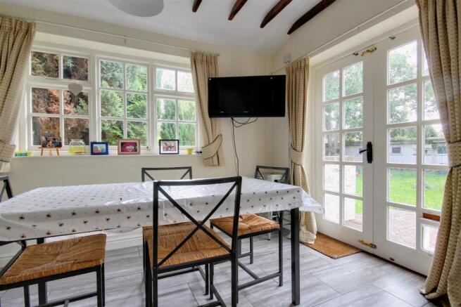 Breakfast room.jpg