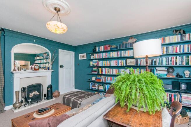 Living Room 2/Bedroo