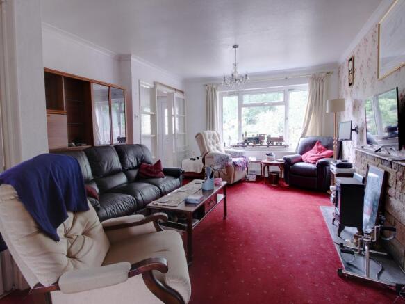 LIVING ROOM: