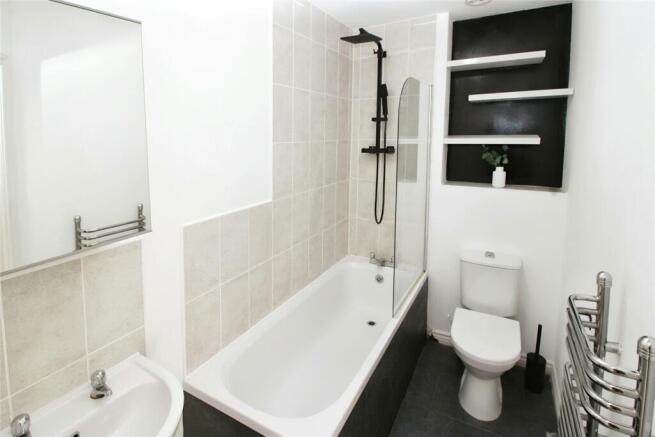 Bathr