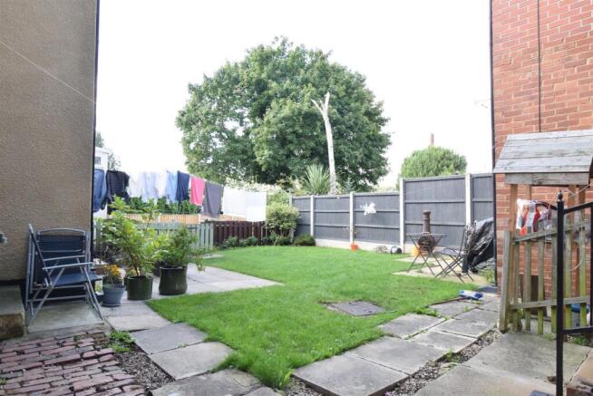 2 bed End of Terrace to rent Image 10