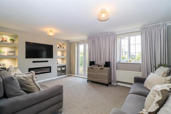 4 bed Town House for sale Image 4