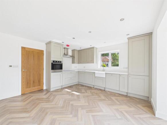 3 bed Detached Bungalow for sale Image 4