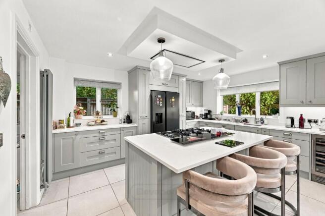Gainsborough Close, Grange Farm, MK8 photo 4