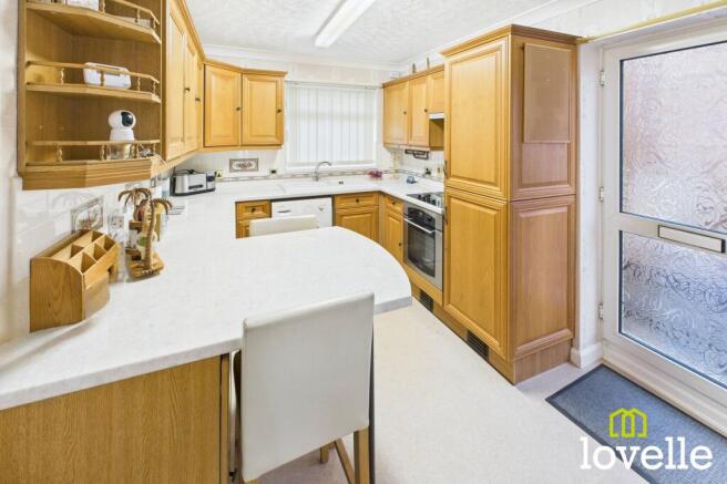 2 bed Semi-Detached Bungalow for sale Image 6