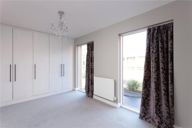 4 bed Terraced for sale Image 8