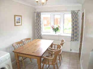 OPEN PLAN DINING KITCHEN