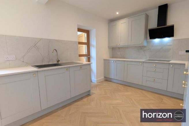 3 bed Semi-Detached for sale Image 9