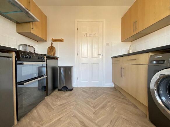 2 bed Flat for sale Image 4