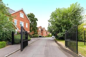 Flat 22, Upcross House, Upcross Gardens, Reading RG1 6PN
