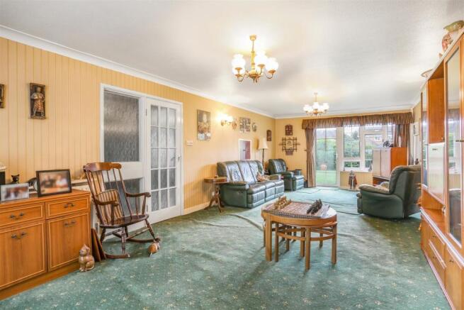 676945885 - 23 Travers House, 127 Dalmeny Avenue N
