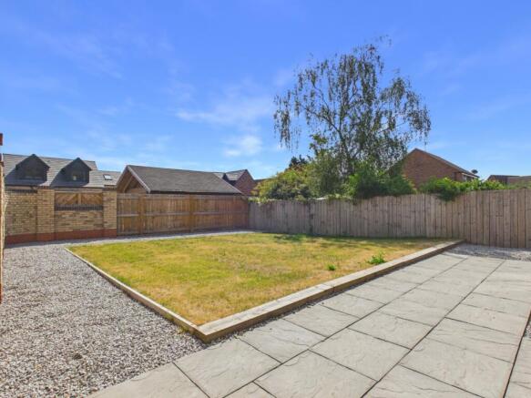 4 bed Detached for sale Image 11