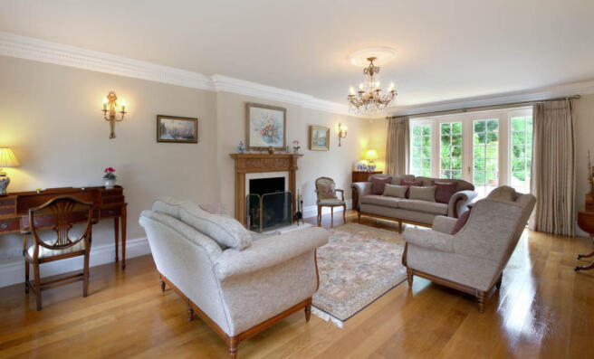 6 bedroom property t