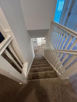 4 bed Detached to rent Image 8