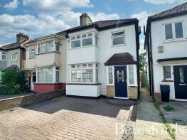 40, Hayburn Way, Hornchurch RM12 4BH