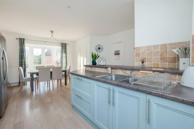 29 Stephenson Way-5.jpg