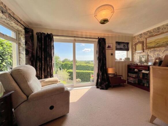 4 bed Detached for sale Image 11