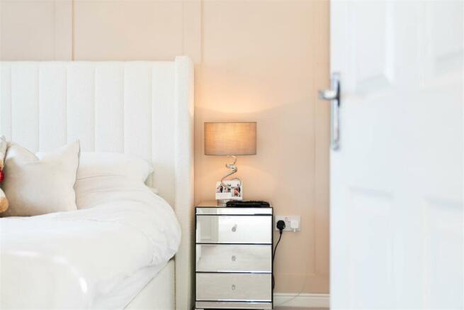 main bedroom-5.jpg