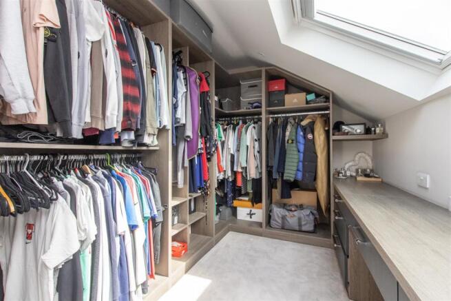 Walk-in Wardrobe