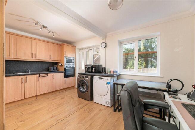 3 bed Semi-Detached for sale Image 6