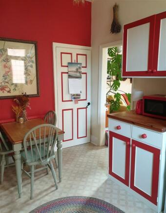 kitchen 3.jpg