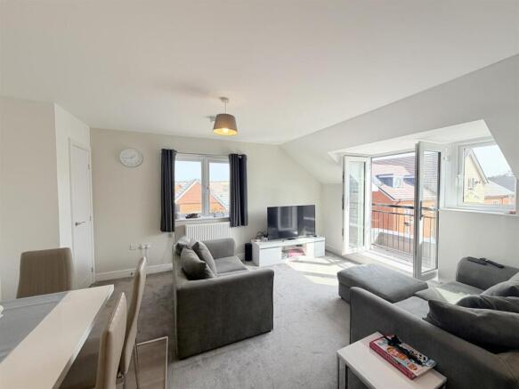 Newlands Place, Seaford photo 4