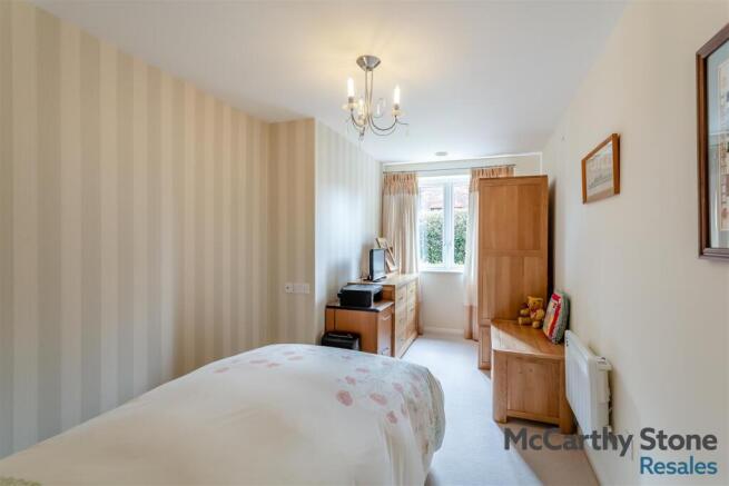 2 bed Apartment for sale Image 5