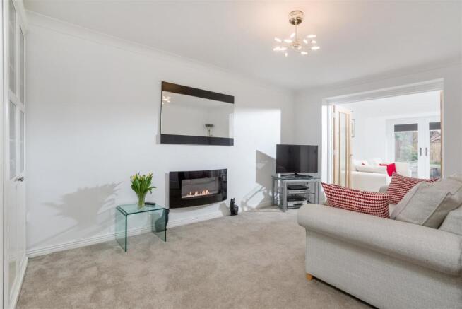 17 Whitehead Drive-5.jpg