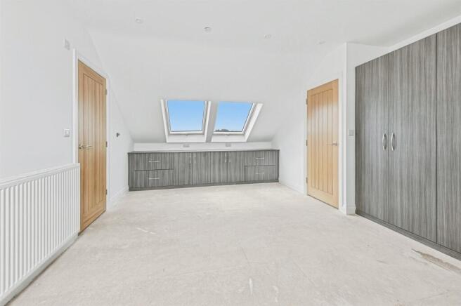 4 bed Detached for sale Image 10