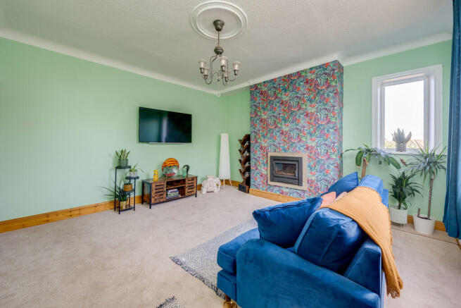 4 bed Detached for sale Image 5